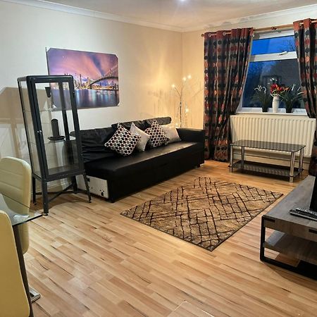 El Met Global Apartment Erith Bagian luar foto