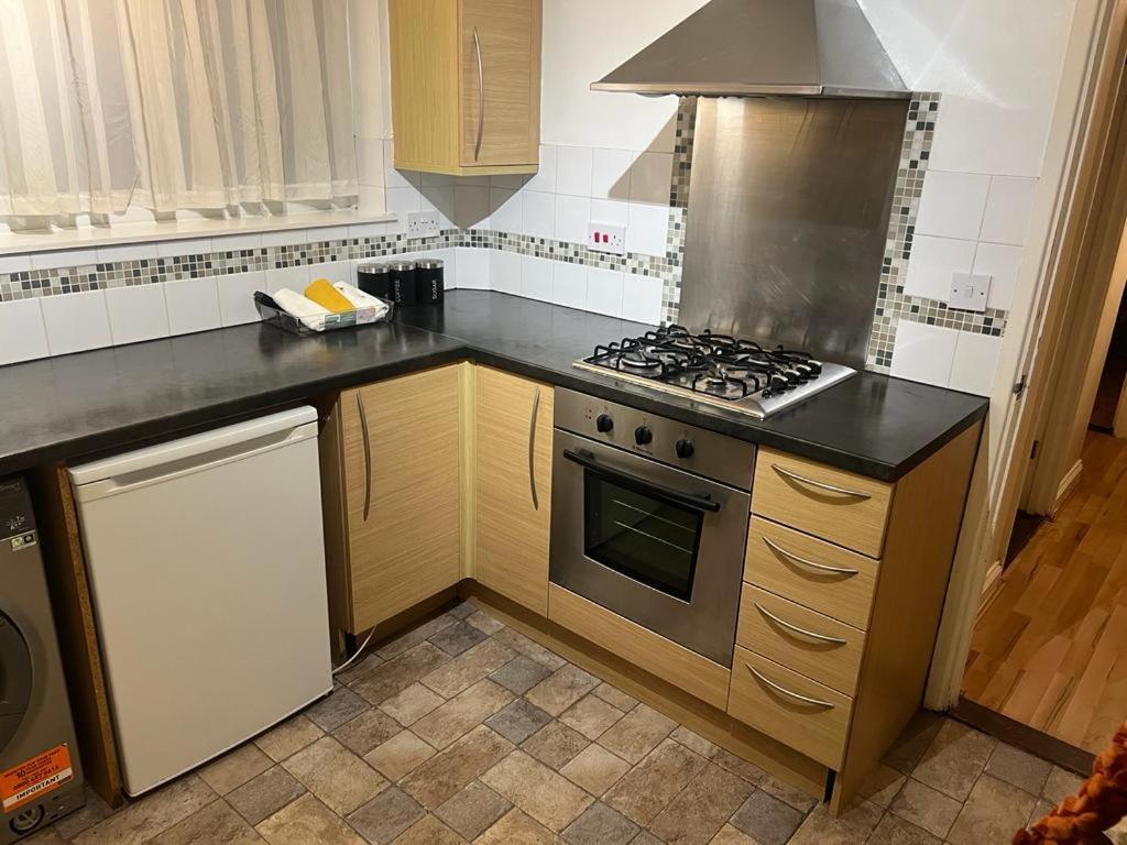El Met Global Apartment Erith Bagian luar foto